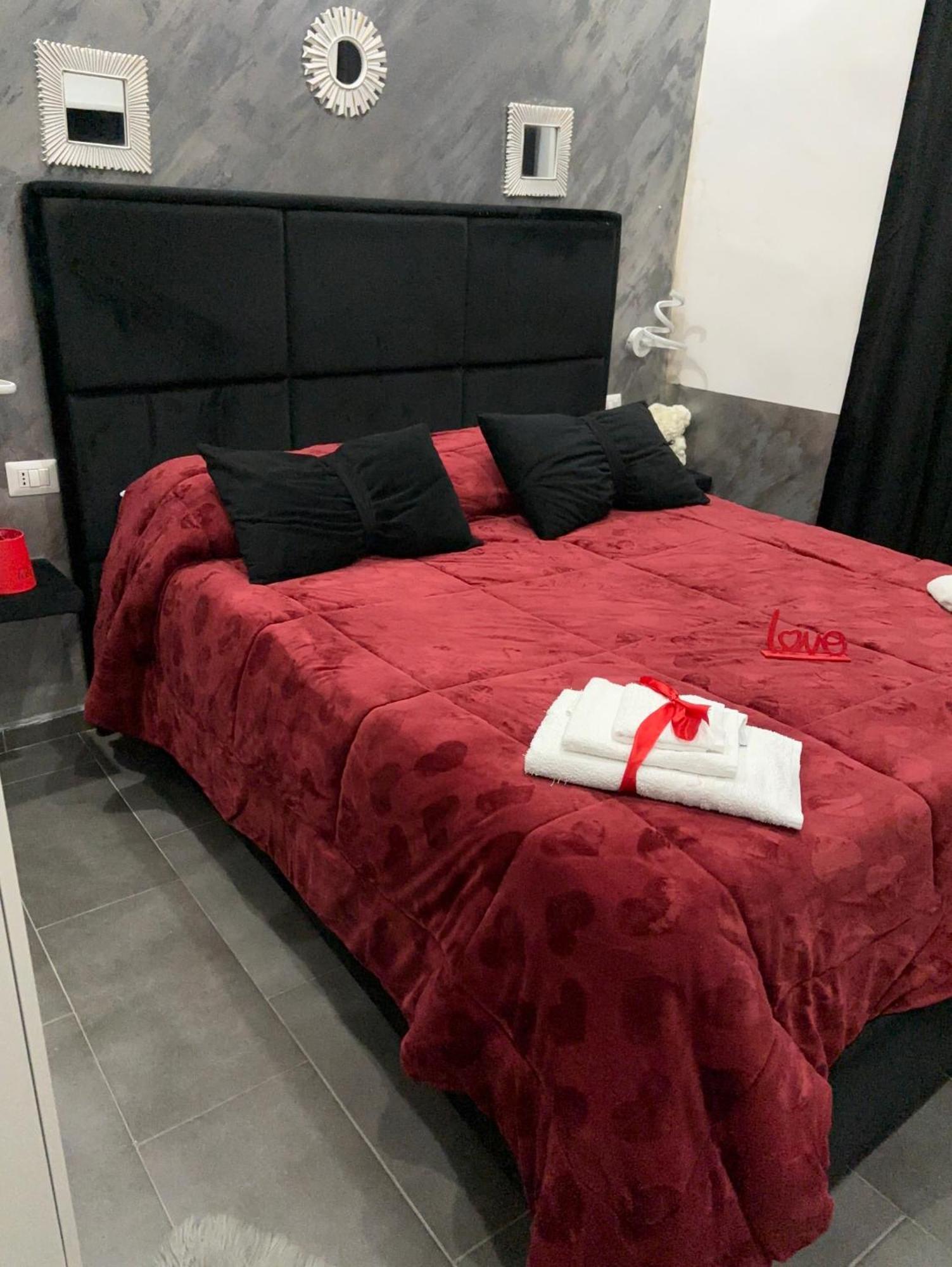 La Rosa Home Napoli Esterno foto