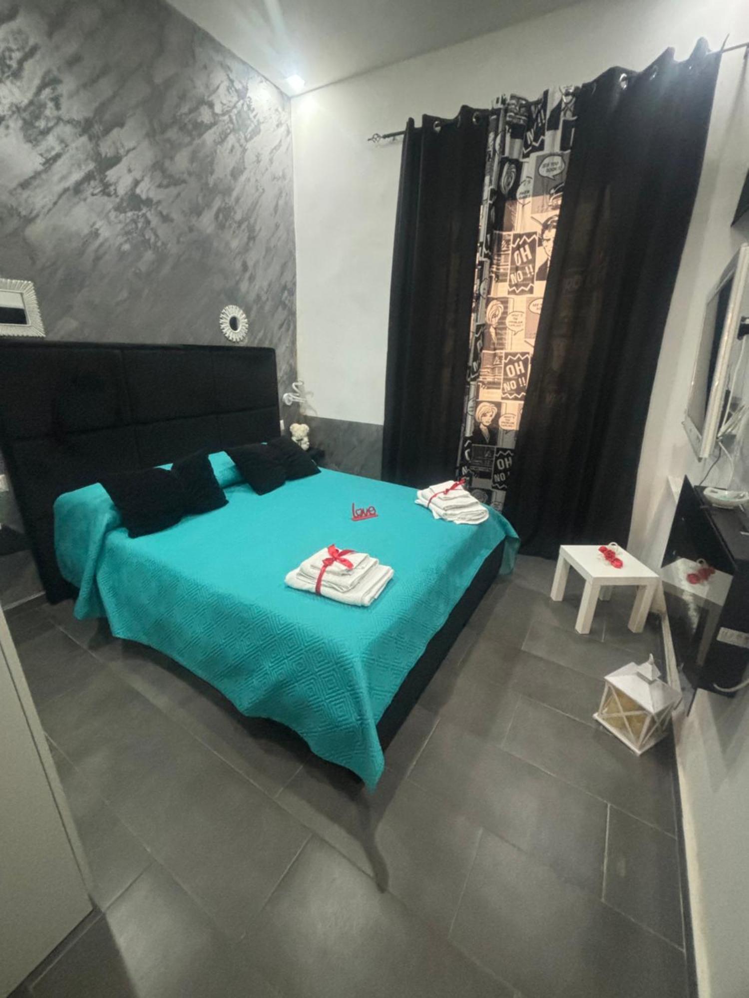 La Rosa Home Napoli Esterno foto