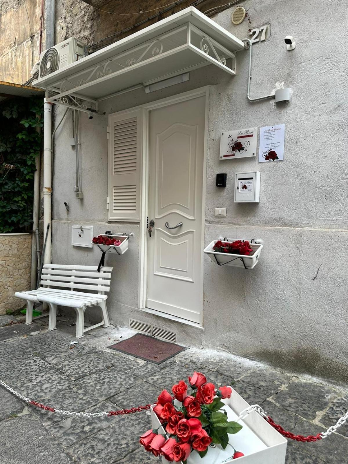 La Rosa Home Napoli Esterno foto